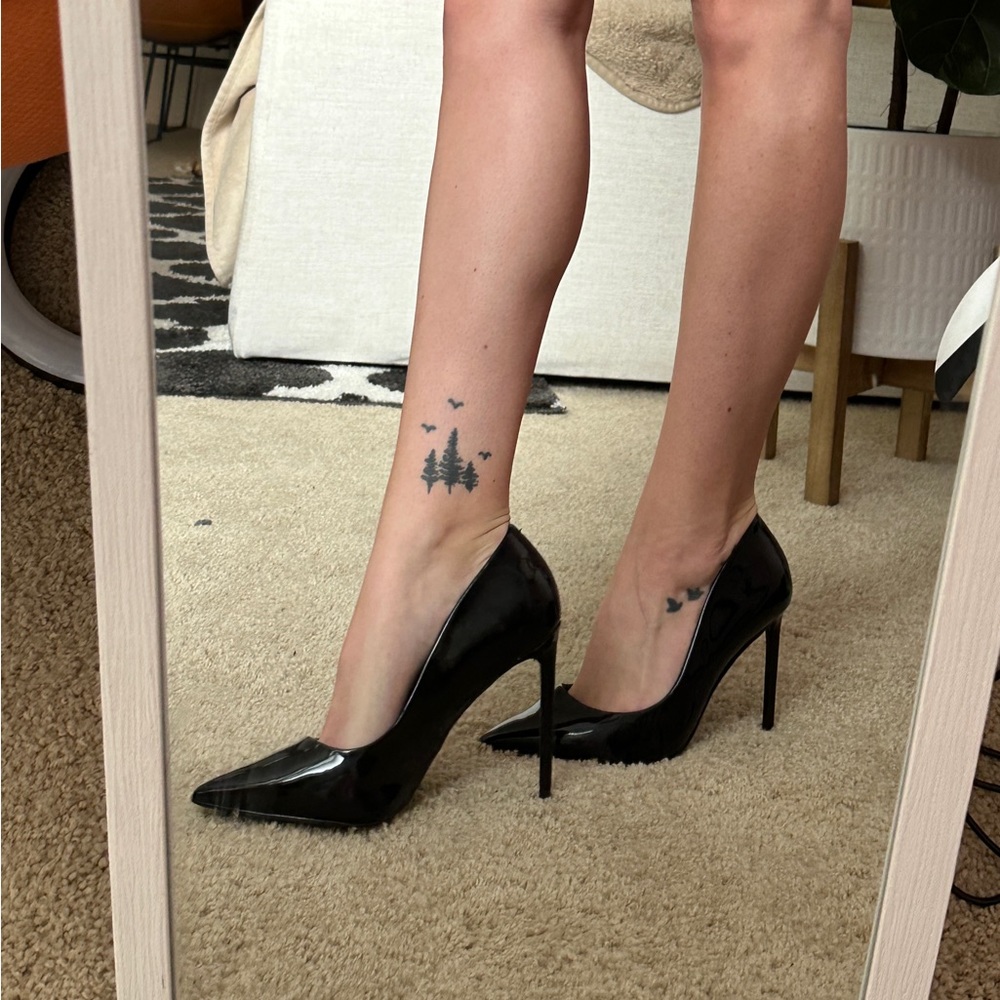 Steve Madden Evelyn Black Patent heel Size 8